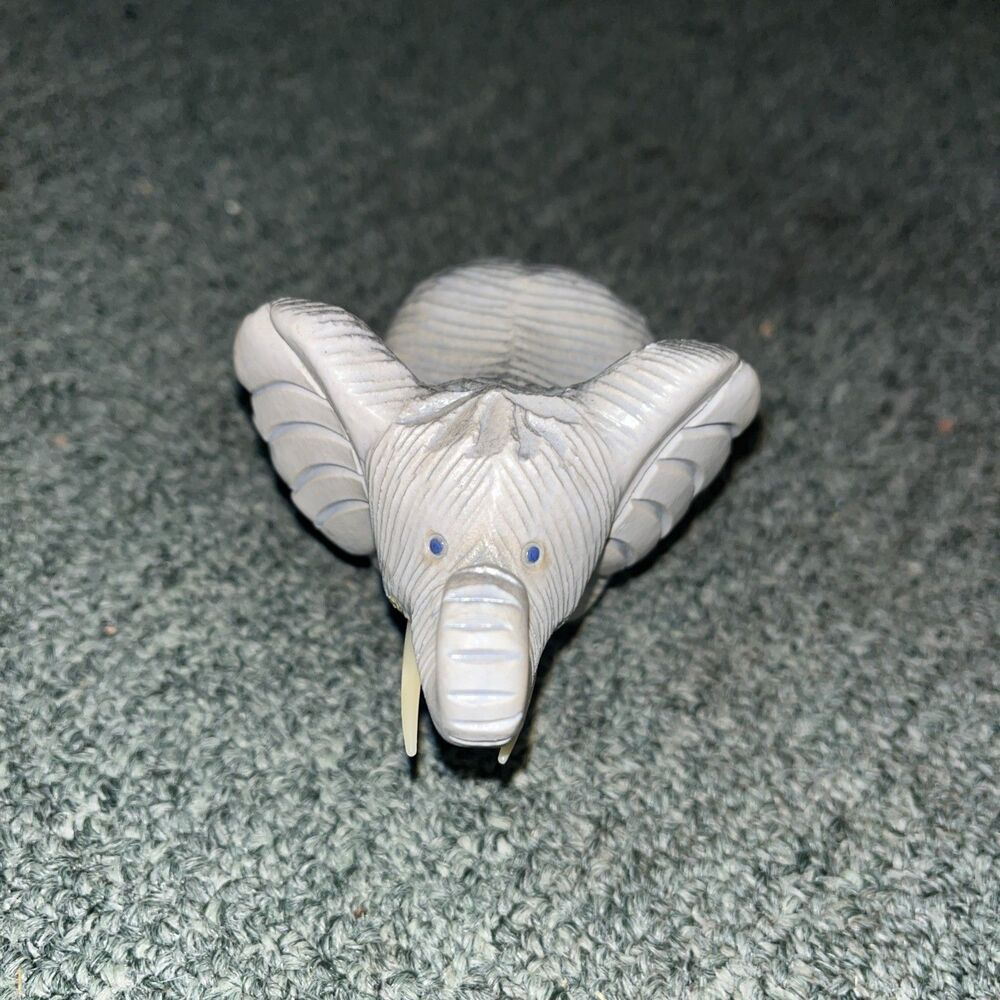 Artesania Rinconada Uruguay Elephant Kneeling Tusks Figurine RETIRED VINTAGE